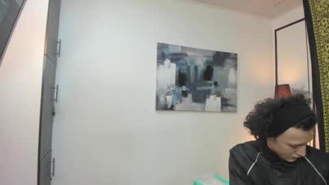 aria y orien  online show from 12/03/25, 10:57