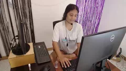 aria_arthur online show from 11/25/25, 03:01