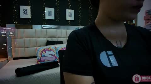 Snapshot of aria_bloomer chatting on 05/11/26, 12:11 Ari online show from 05/11/26, 12:11