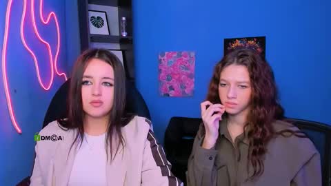 Snapshot of aria_glow chatting on 03/11/26, 01:39 Aria online show from 03/11/26, 01:39