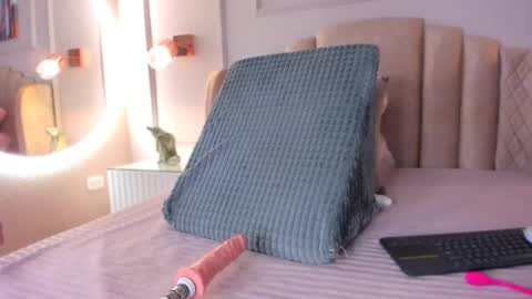 Snapshot of aria_greco chatting on 02/09/25, 06:33 Aria  online show from 02/09/25, 06:33