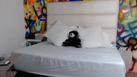 Snapshot of aria_martiin chatting on 12/05/24, 11:49 aria online show from 12/05/24, 11:49