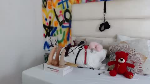 Snapshot of aria_martiin chatting on 02/28/25, 12:09 aria online show from 02/28/25, 12:09