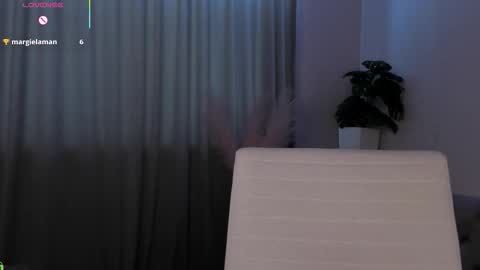aria_mila online show from 03/27/26, 08:26