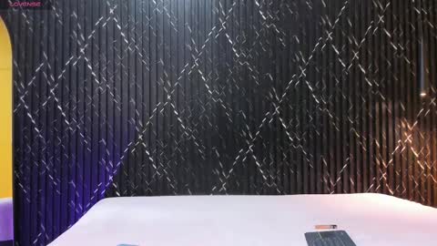 Aria Millers  online show from 09/25/25, 11:58