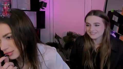 Luna online show from 11/05/25, 05:51