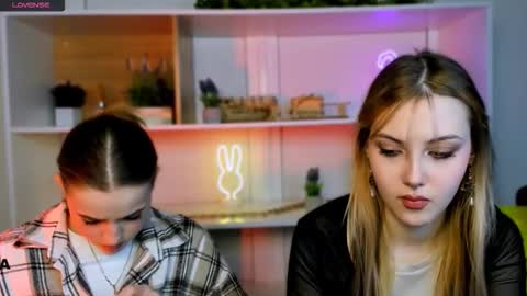 Luna online show from 11/13/25, 05:50