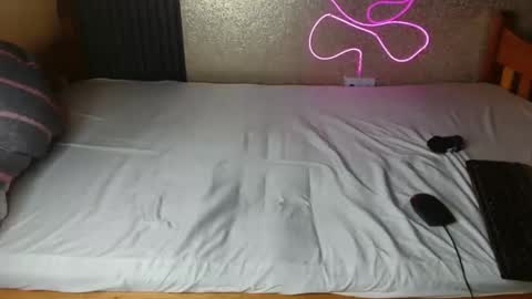 aria_shade online show from 11/28/25, 10:56