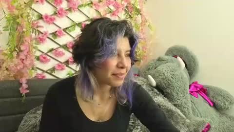 aria_silk online show from 06/25/26, 10:47