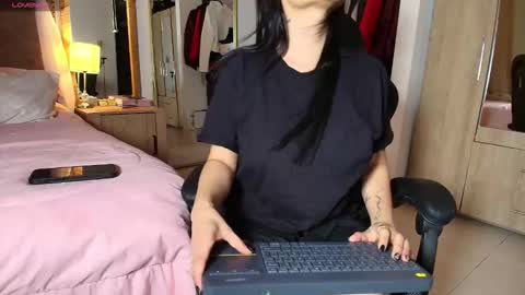 Snapshot of aria_sweet21 chatting on 05/04/26, 02:51 aria_sweet21 online show from 05/04/26, 02:51