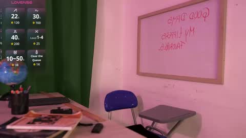 Snapshot of aria_velvet_ chatting on 05/26/26, 08:38 Ariana online show from 05/26/26, 08:38
