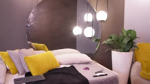 Snapshot of ariaa_isabell chatting on 04/15/26, 07:58 Ariaa online show from 04/15/26, 07:58