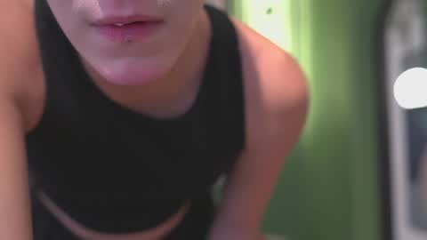 Snapshot of ariaa_isabell chatting on 05/02/26, 12:54 Ariaa online show from 05/02/26, 12:54