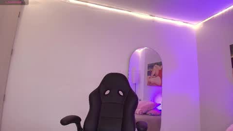 Snapshot of ariaa_vixen chatting on 12/15/25, 09:52 ariaa_vixen online show from 12/15/25, 09:52