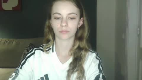 Snapshot of ariacreazy chatting on 09/22/25, 08:33 AriaCreazy online show from 09/22/25, 08:33