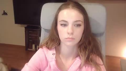 Snapshot of ariacreazy chatting on 10/29/25, 09:27 AriaCreazy online show from 10/29/25, 09:27