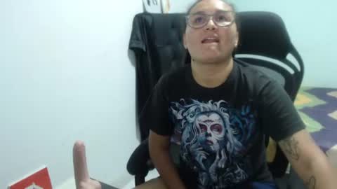 ...Ariana... online show from 06/25/26, 06:23