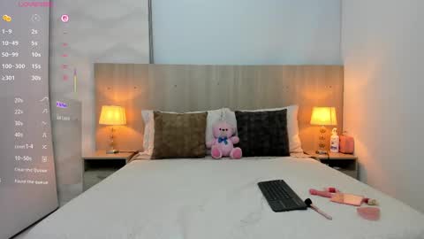 Snapshot of ariadna_gonzales chatting on 10/22/25, 03:29 Ariadna online show from 10/22/25, 03:29