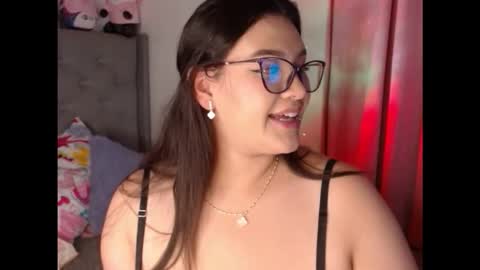 Snapshot of ariadna_martin chatting on 03/06/26, 04:09 Ari online show from 03/06/26, 04:09