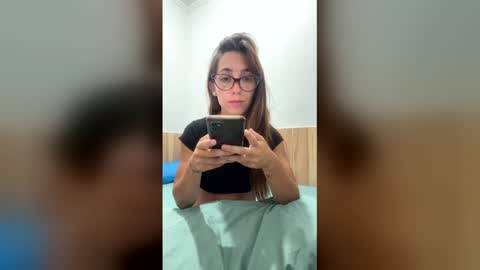 Snapshot of ariadnalatina chatting on 03/25/26, 12:00 ariadnalatina online show from 03/25/26, 12:00