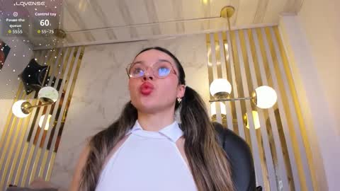 aria  online show from 11/21/25, 07:34