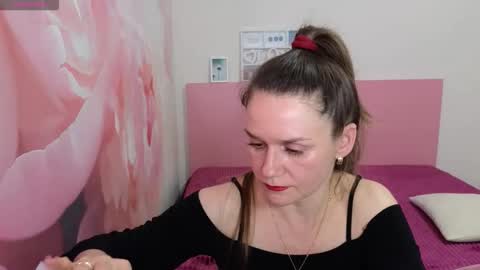 AriaGray online show from 11/29/25, 02:42