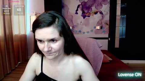 Snapshot of ariagrays chatting on 03/16/26, 01:37 AriaGray online show from 03/16/26, 01:37