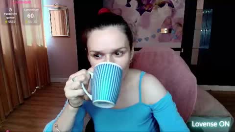 AriaGray online show from 06/17/26, 12:29