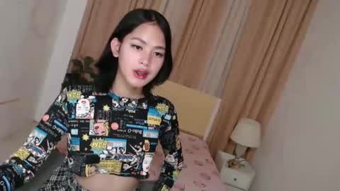 Snapshot of ariahooper chatting on 01/10/25, 07:57 Christine JorgensenChristmas wish breasts implants online show from 01/10/25, 07:57