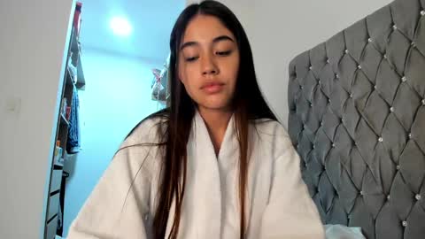 Snapshot of ariamontgomeryyy chatting on 12/22/24, 06:17 Aria Montgomery online show from 12/22/24, 06:17
