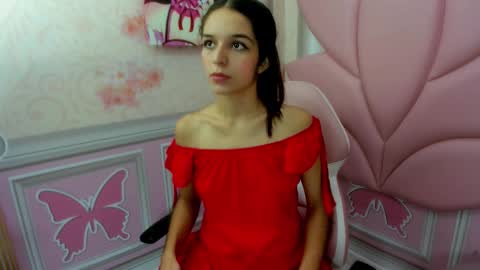 Snapshot of ariana__sweet_ chatting on 12/17/25, 01:17 Ariana online show from 12/17/25, 01:17
