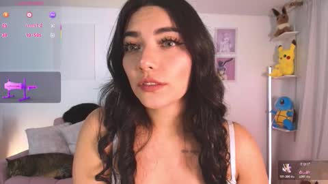 Snapshot of ariana_bae_ chatting on 12/23/25, 12:30 online show from 12/23/25, 12:30