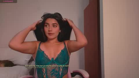 Snapshot of ariana_bae_ chatting on 02/22/26, 11:36 online show from 02/22/26, 11:36