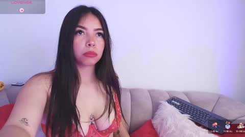 Snapshot of ariana_castillo__ chatting on 04/09/26, 01:05 ariana_castillo__ online show from 04/09/26, 01:05