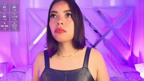Snapshot of ariana_castillo__ chatting on 04/21/26, 12:55 ariana_castillo__ online show from 04/21/26, 12:55