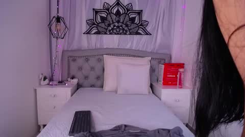 Snapshot of ariana_ceballos chatting on 02/25/25, 07:36 ARIANA online show from 02/25/25, 07:36