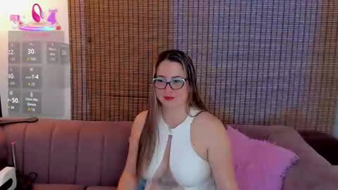 Ariana Cruz online show from 11/26/25, 12:39