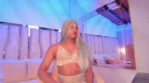 ariana_grande233 online show from 04/27/26, 11:41