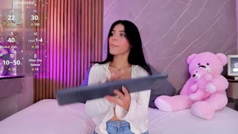 Ariana online show from 10/24/25, 01:18