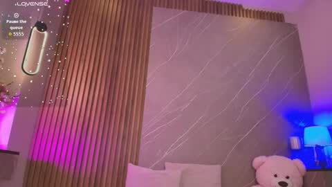 Ariana online show from 06/18/26, 12:09