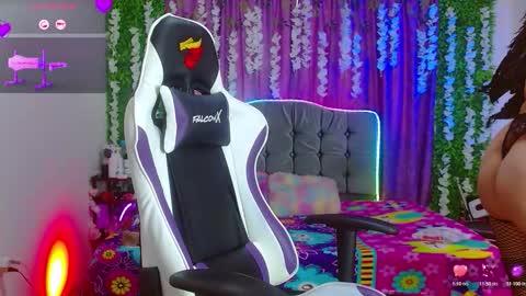 Snapshot of ariana_lopez22 chatting on 10/29/25, 03:47 Ariana online show from 10/29/25, 03:47