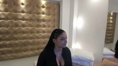 Snapshot of ariana_morelly chatting on 05/05/26, 10:34 ARIANA MORELLY online show from 05/05/26, 10:34