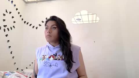 Snapshot of ariana_rodriguez_ chatting on 11/27/25, 01:24 Ariana Rodriguez trans Girl online show from 11/27/25, 01:24
