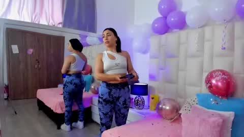 Snapshot of ariana_rouse_ chatting on 11/04/25, 04:39 ariana online show from 11/04/25, 04:39