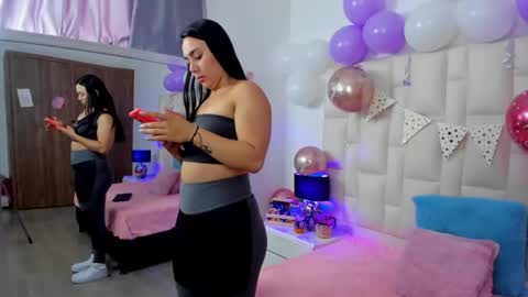 Snapshot of ariana_rouse_ chatting on 11/05/25, 05:13 ariana online show from 11/05/25, 05:13