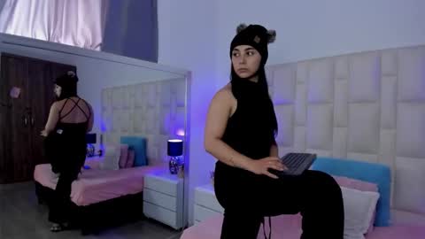 Snapshot of ariana_rouse_ chatting on 11/29/25, 05:38 ariana online show from 11/29/25, 05:38