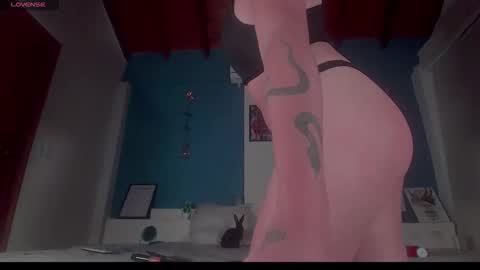 Snapshot of ariana_whitee chatting on 11/17/25, 02:28 ariana_whitee online show from 11/17/25, 02:28