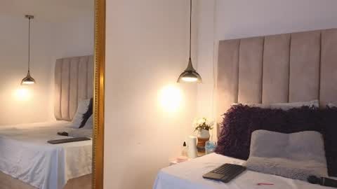 Ariana  online show from 10/28/25, 08:22