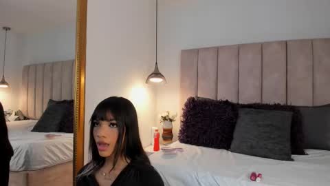 Ariana  online show from 11/30/25, 07:18