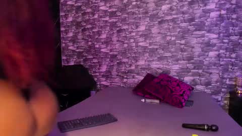 Snapshot of arianaablack chatting on 01/14/26, 12:33 Ariana online show from 01/14/26, 12:33